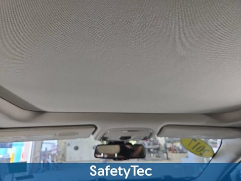 Used 2017 Jeep Cherokee Limited AWD/4WD image 5