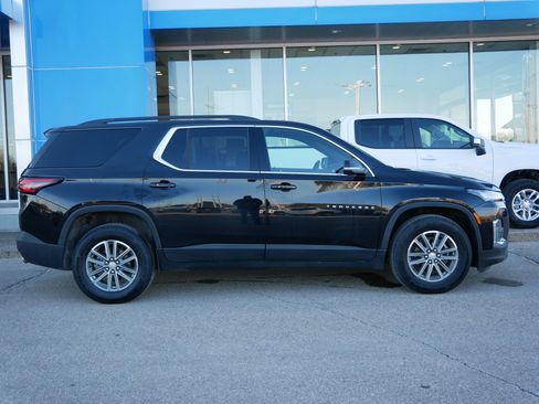 Certified 2023 Chevrolet Traverse LT w/ Rear Camera Mirror Package image 2
