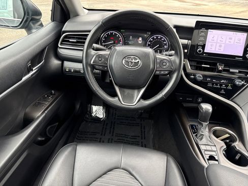 Used 2023 Toyota Camry SE w/ Convenience Package image 13