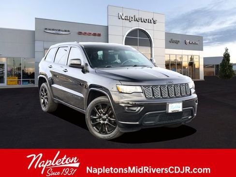Used 2020 Jeep Grand Cherokee Altitude image 1