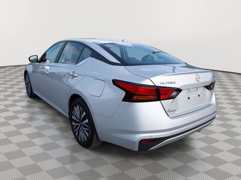 Used 2024 Nissan Altima 2.5 SV image 19