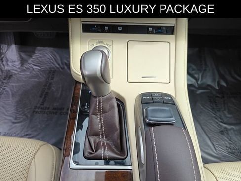 Used 2016 Lexus ES 350 w/ Luxury Package w/Wood Trim FWD image 25