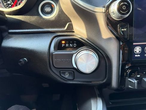 Used 2020 RAM 1500 Laramie RWD image 18