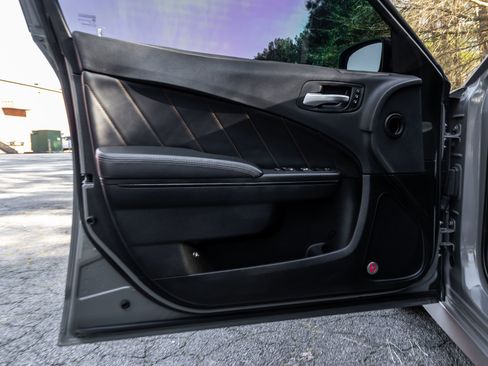 Used 2017 Dodge Charger R/T image 30