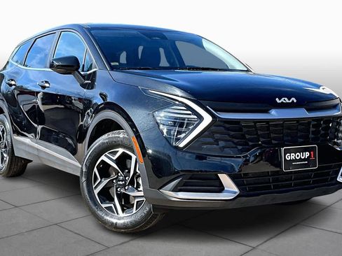 Used 2024 Kia Sportage LX image 3