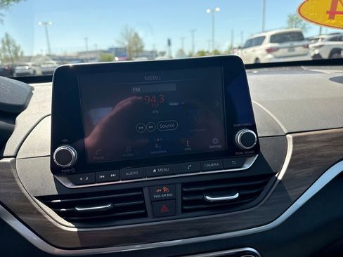 Used 2024 Nissan Altima 2.5 SV image 25