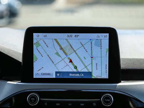 Used 2022 Ford Escape SE w/ SE Sport Appearance Package image 14