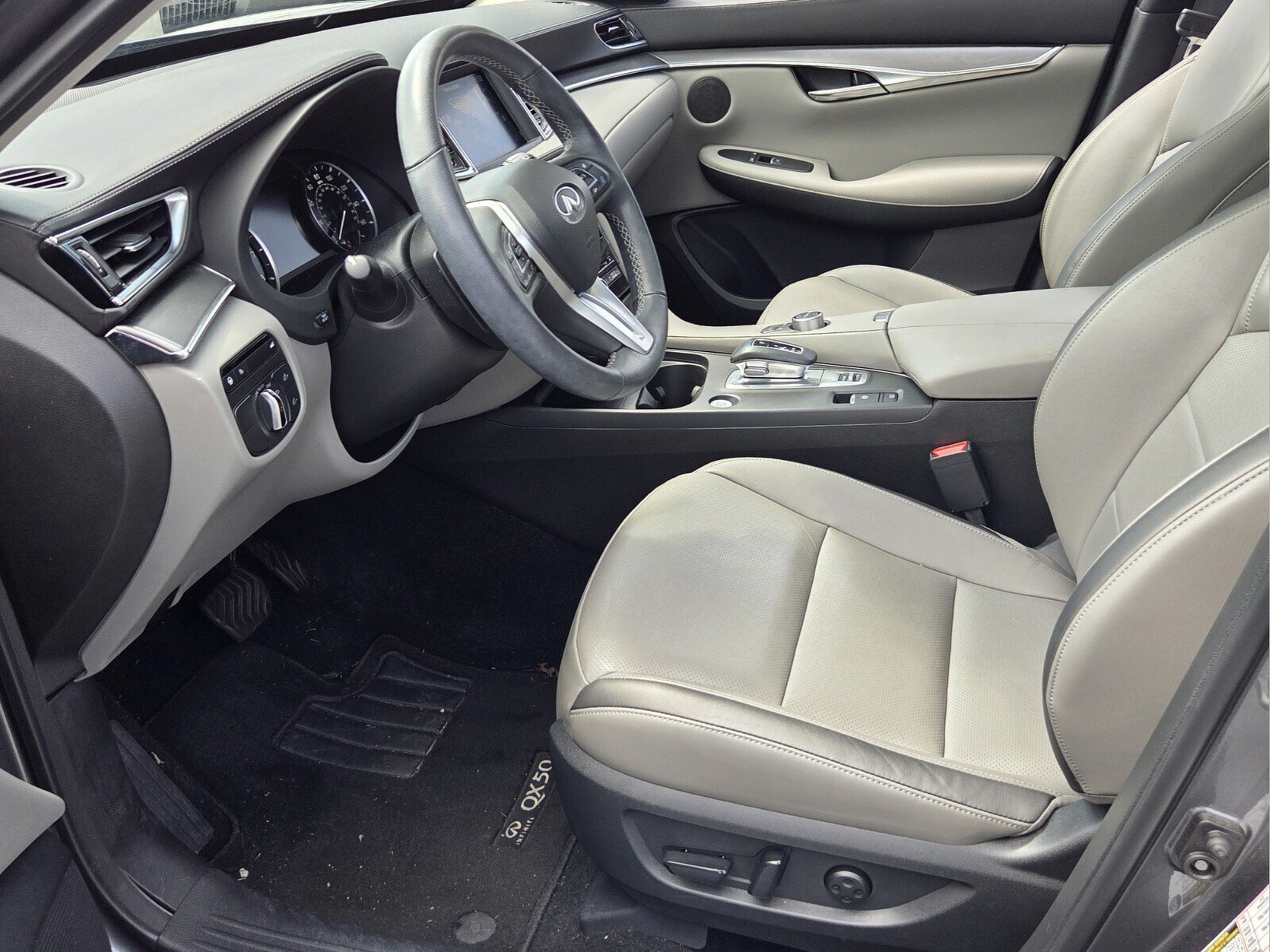 Used 2023 INFINITI QX50 Luxe FWD image 11