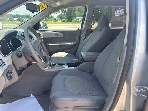 Used 2012 Chevrolet Traverse LS FWD image 9