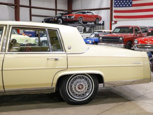 Used 1986 Cadillac Brougham Brougham image 5