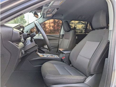 Used 2023 Ford Explorer XLT image 14