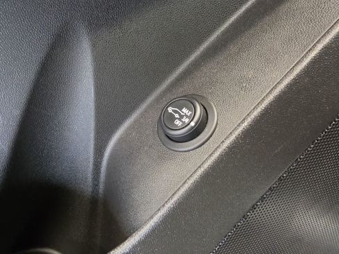 Used 2023 Chevrolet Equinox LT FWD image 18