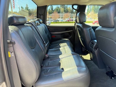 Used 2006 Chevrolet Silverado 2500 LS image 26
