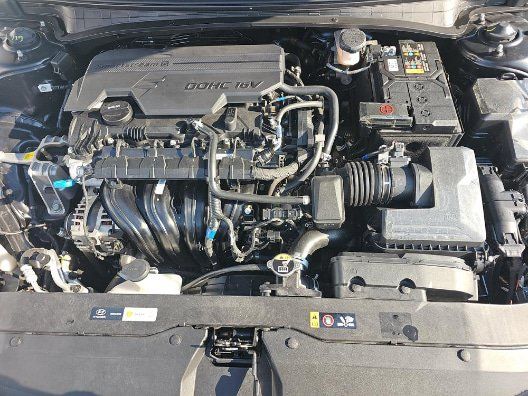 Used 2026 Hyundai Elantra SE FWD image 17