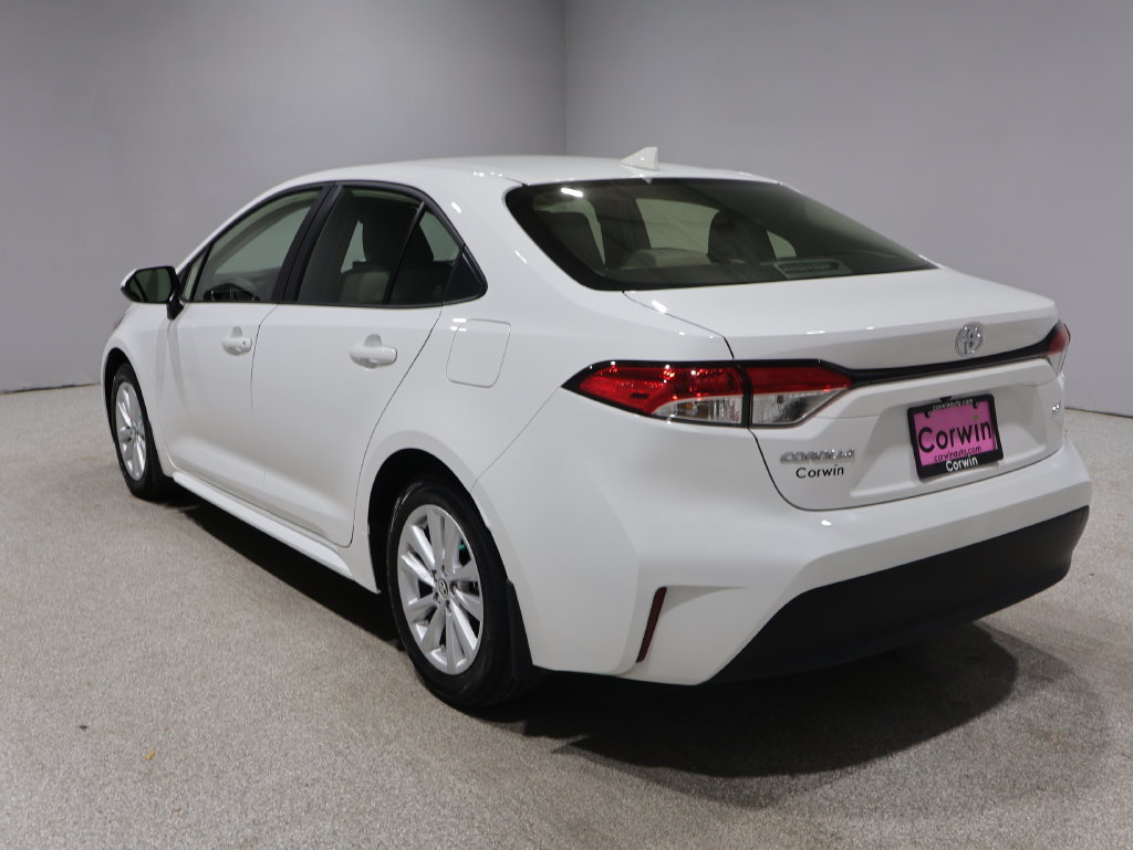 Used 2024 Toyota Corolla LE w/ LE Convenience Package FWD image 5