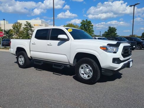 Used 2022 Toyota Tacoma SR w/ SR Convenience Package RWD image 2