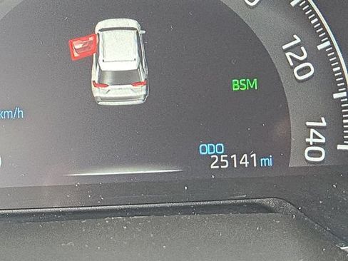 Used 2024 Toyota RAV4 XLE FWD image 15