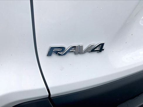 Certified 2025 Toyota RAV4 XLE AWD/4WD image 10