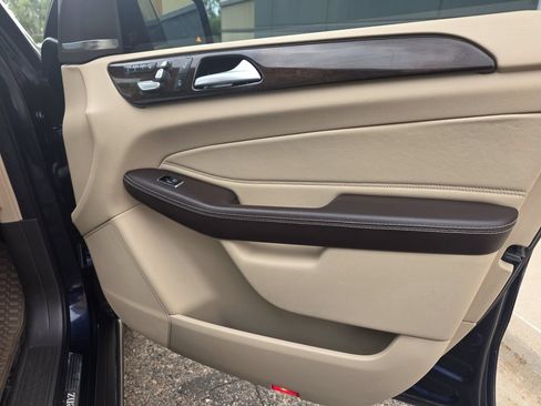 Used 2017 Mercedes-Benz GLS 450 4MATIC image 35