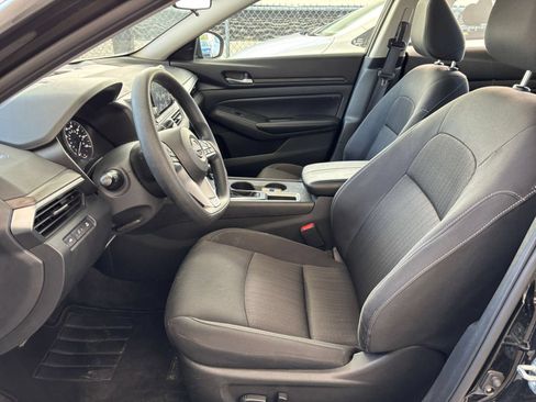 Used 2025 Nissan Altima 2.5 SV FWD image 27