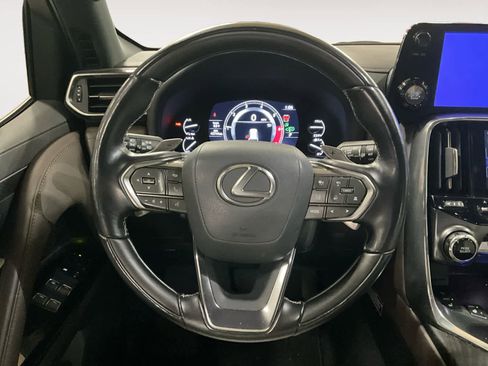Used 2022 Lexus LX 600 4WD w/ Luxury Package image 12