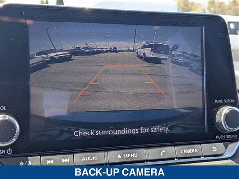 Used 2025 Nissan Rogue SV FWD image 18