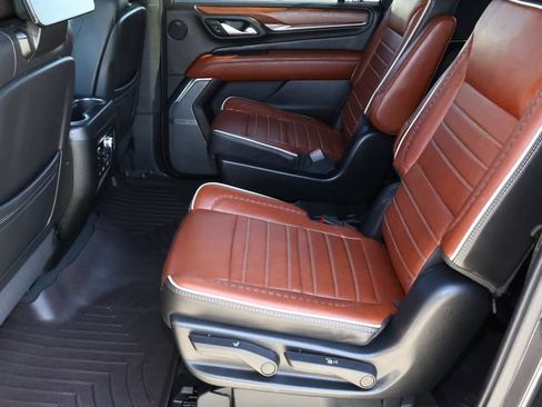 Used 2024 GMC Yukon XL Denali Ultimate AWD/4WD image 25