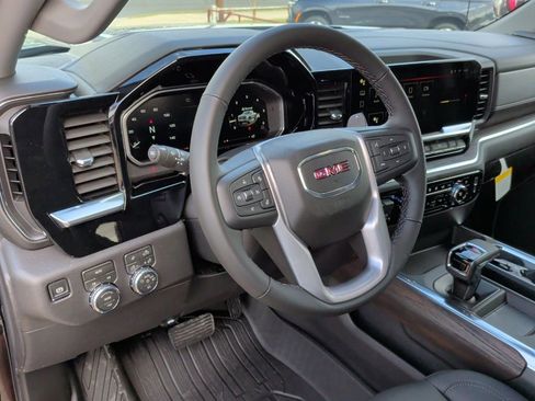 New 2026 GMC Sierra 1500 SLT image 15