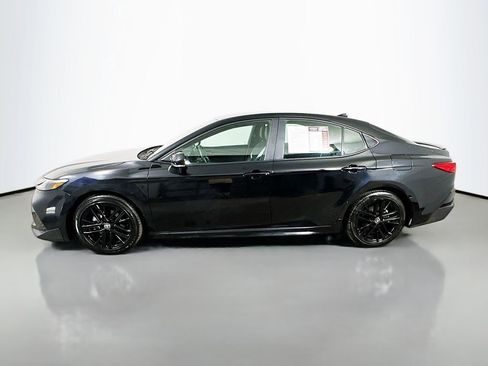 Used 2025 Toyota Camry Hybrid FWD image 5