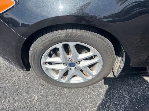 Used 2015 Ford Fusion SE FWD image 11