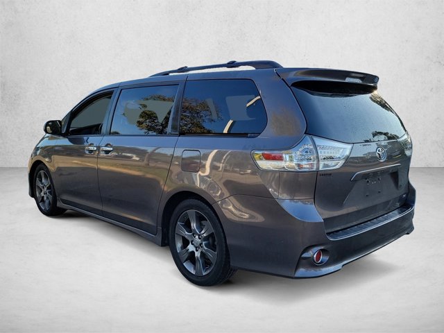 Used 2015 Toyota Sienna SE FWD image 8