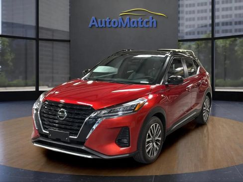 Used 2023 Nissan Kicks SR w/ SR Premium Package FWD image 4