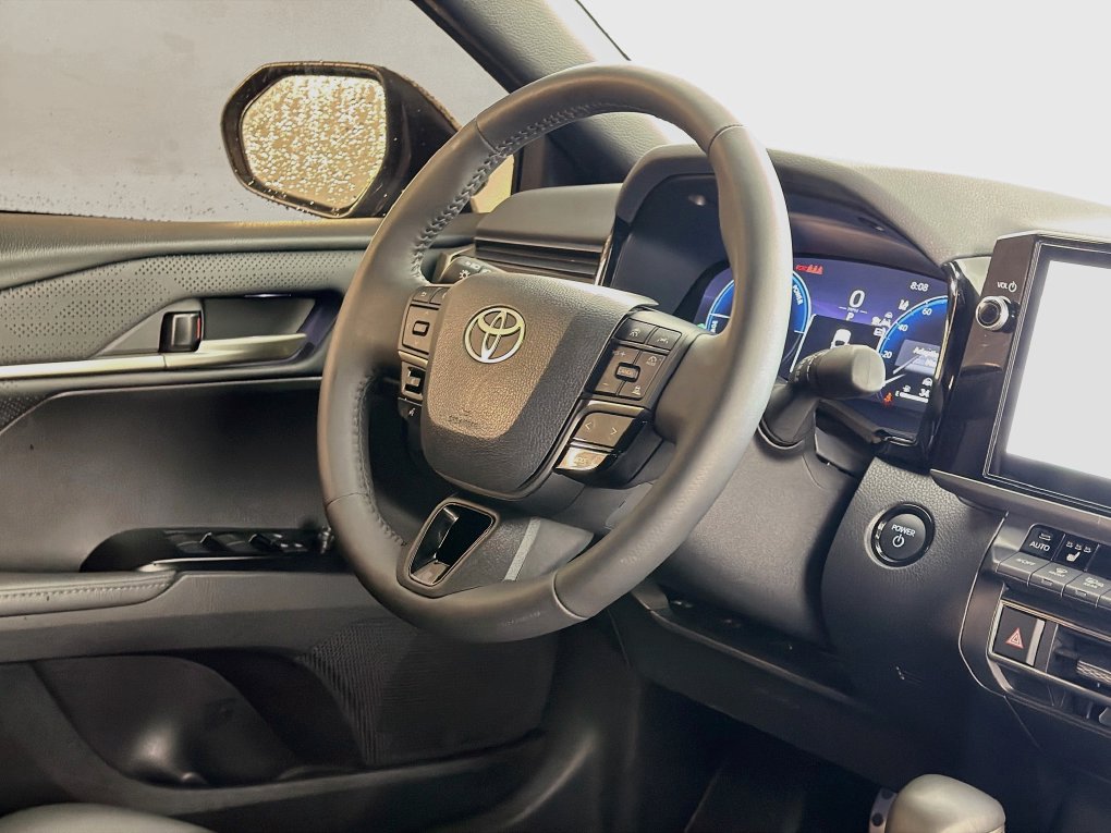 Used 2026 Toyota Camry XSE FWD image 33