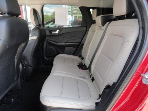 Used 2022 Ford Escape Titanium AWD/4WD image 10
