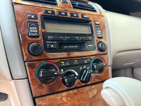 Used 2001 Toyota Avalon XL image 16