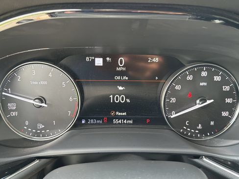 Certified 2022 Buick Envision Avenir w/ Technology Package II FWD image 33