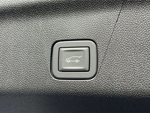 New 2026 GMC Yukon Elevation image 24