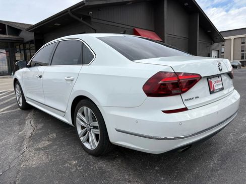 Used 2017 Volkswagen Passat 1.8T SEL Premium image 3
