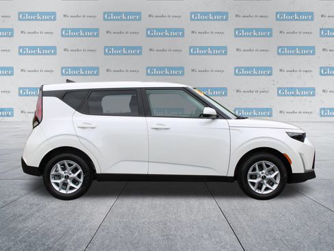 Used 2025 Kia Soul LX FWD image 4