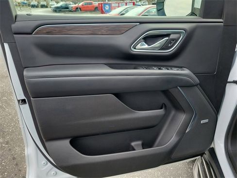 Used 2021 Chevrolet Suburban LT image 23