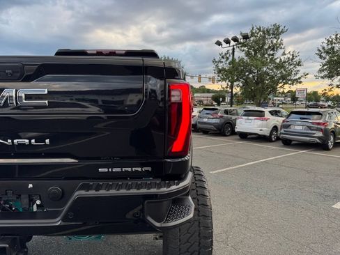 Used 2024 GMC Sierra 2500 Denali Ultimate AWD/4WD image 73