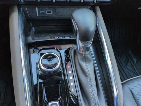 Used 2025 GMC Canyon Denali image 11