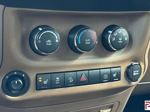 Used 2013 Jeep Wrangler Unlimited Sahara w/ Connectivity Group image 23