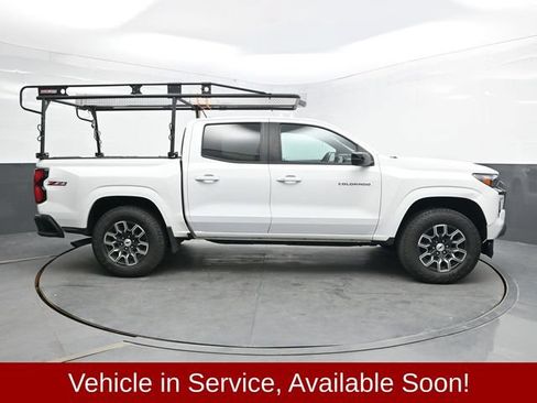 Used 2024 Chevrolet Colorado Z71 w/ Advanced Trailering Package AWD/4WD image 9