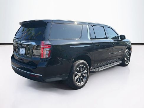 Used 2021 Chevrolet Suburban LT w/ LT Signature Package RWD image 3