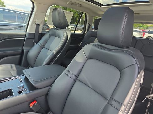 New 2025 Lincoln Aviator 2WD w/ Equipment Group 101A image 18
