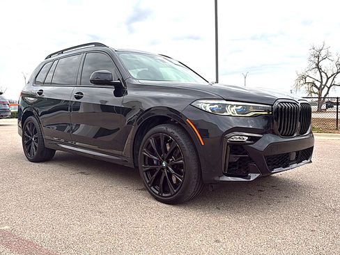 Used 2021 BMW X7 M50i image 3