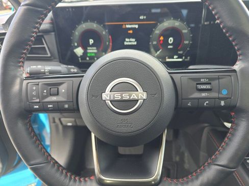 Used 2025 Nissan Kicks SR w/ SR Premium Package image 28