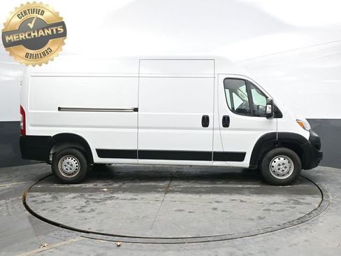 Used 2024 RAM ProMaster 2500 w/ Convenience Group image 8