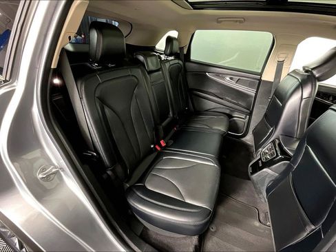 Used 2023 Lincoln Nautilus Reserve image 38